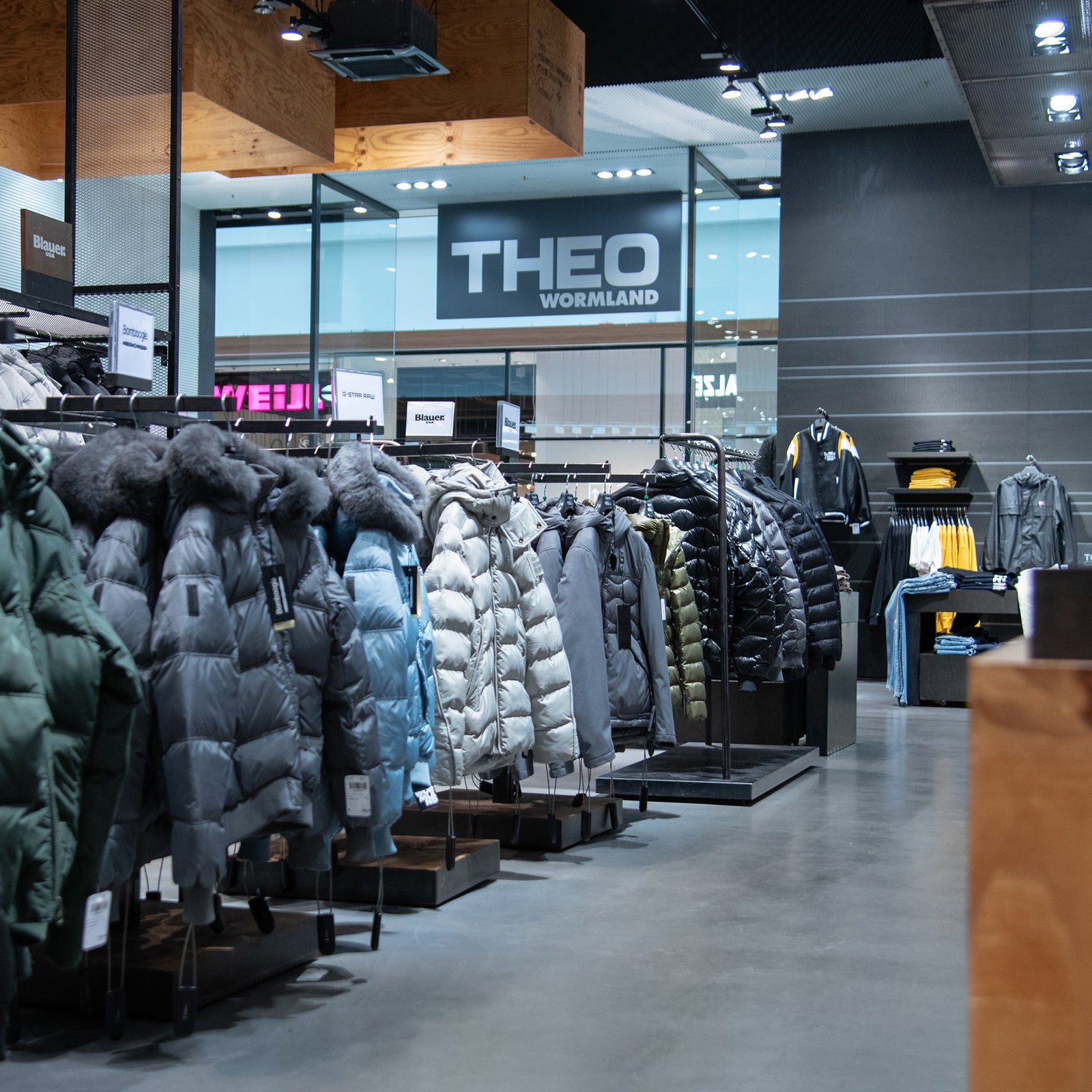 Bremen Waterfront Theo