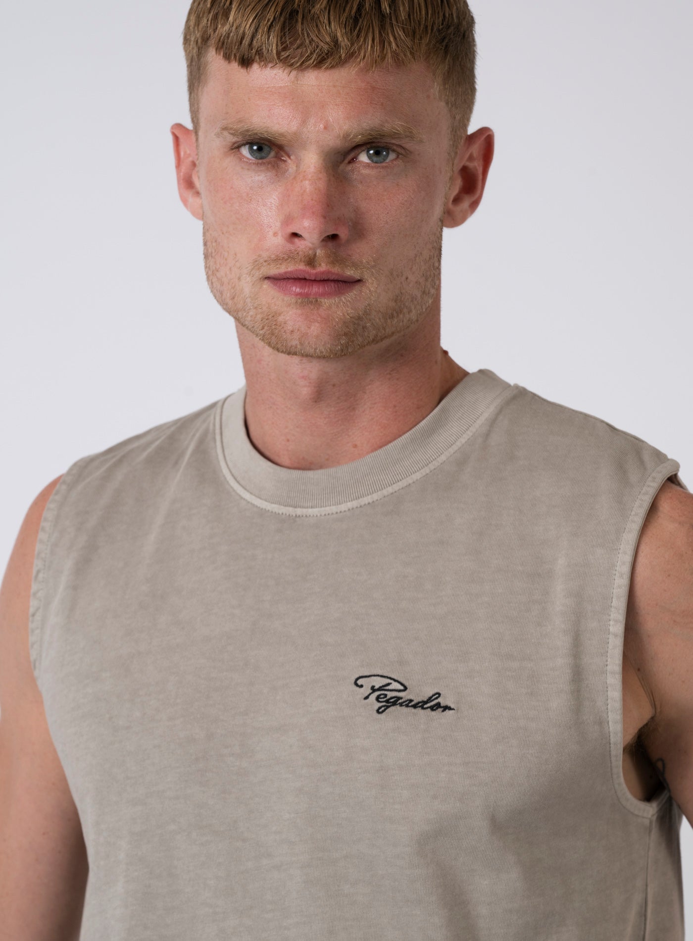 252-PGDR-5087 SIGNAR SLEEVELESS TEE
