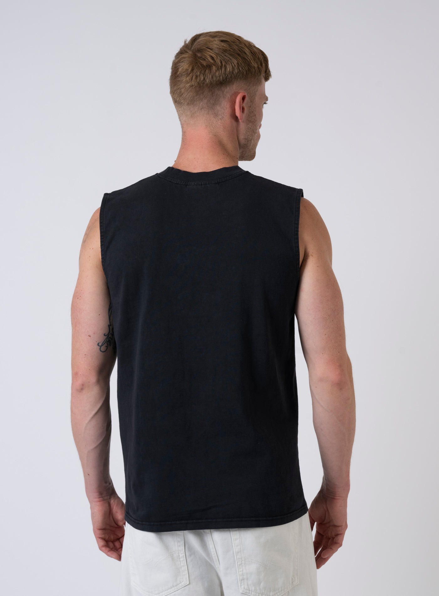 252-PGDR-5087 SIGNAR SLEEVELESS TEE