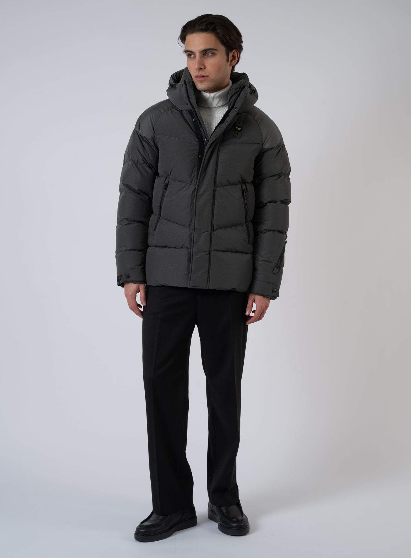 252-CROWN 25WBLUC2151-7287