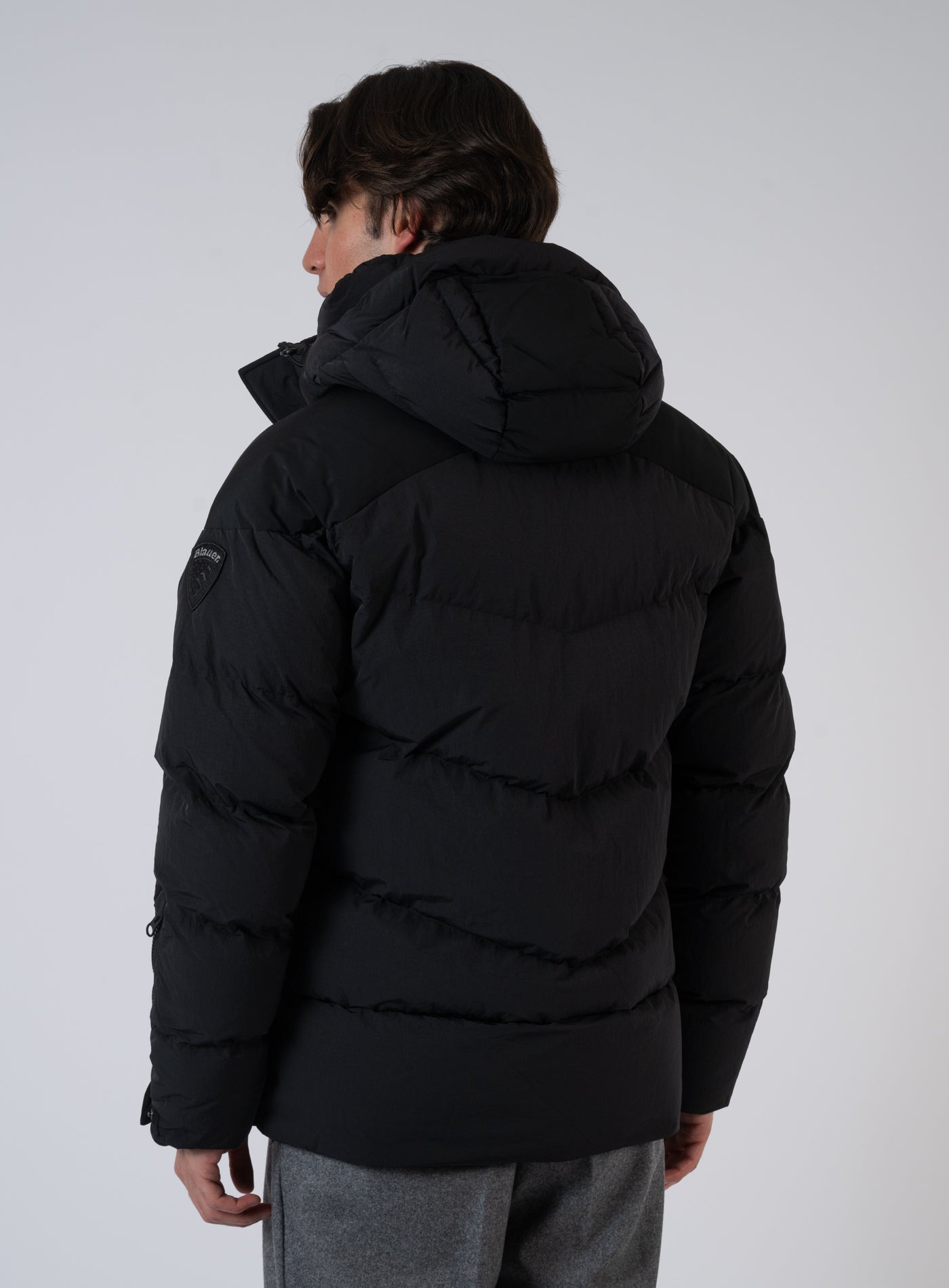 252-CROWN 25WBLUC2151-7287