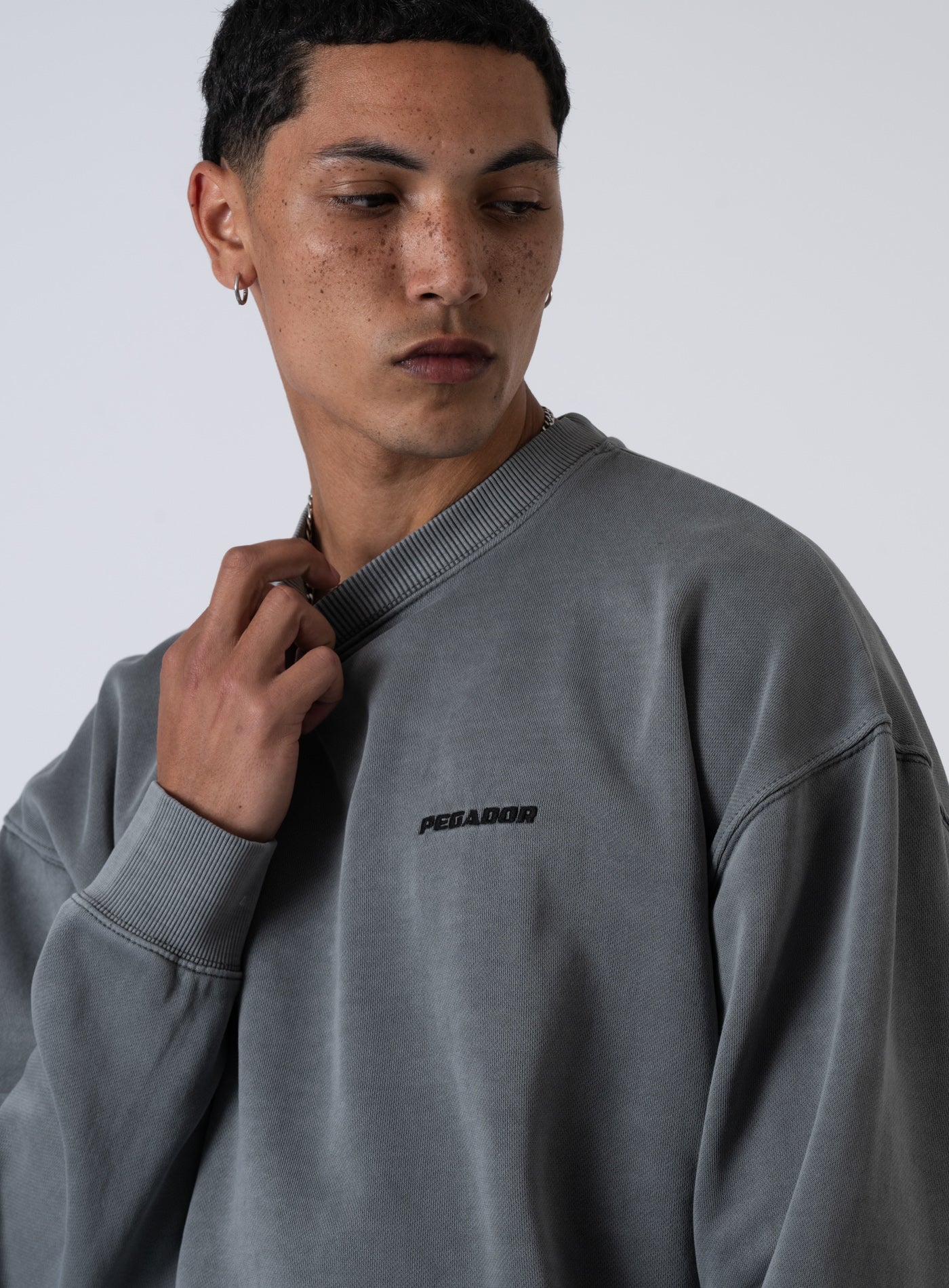252-PGDR-1104 LOGO OVERSIZED SWEATER