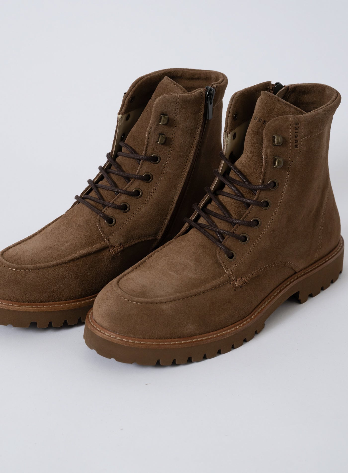 252-ETHAN HARVEY 21084900