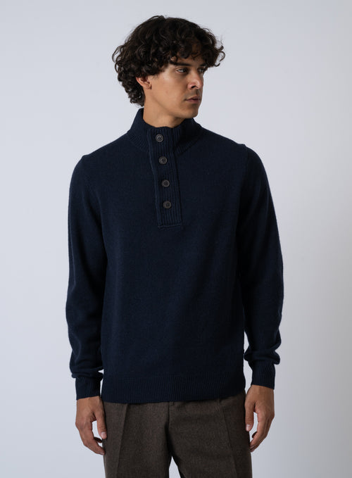 252-ESSENTIAL PATCH MKN0585