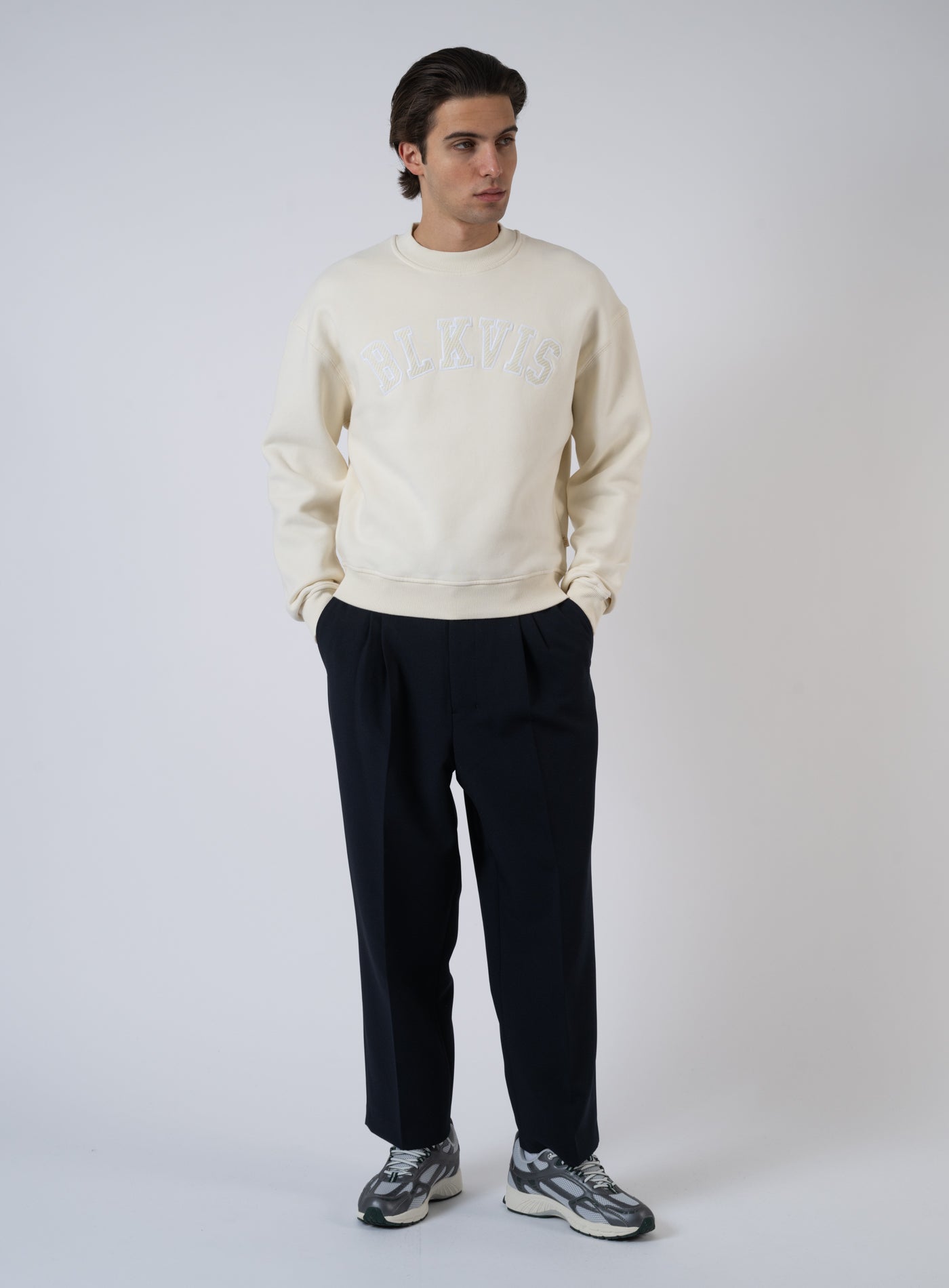 261-4254-2000 LOGO CREW NECK